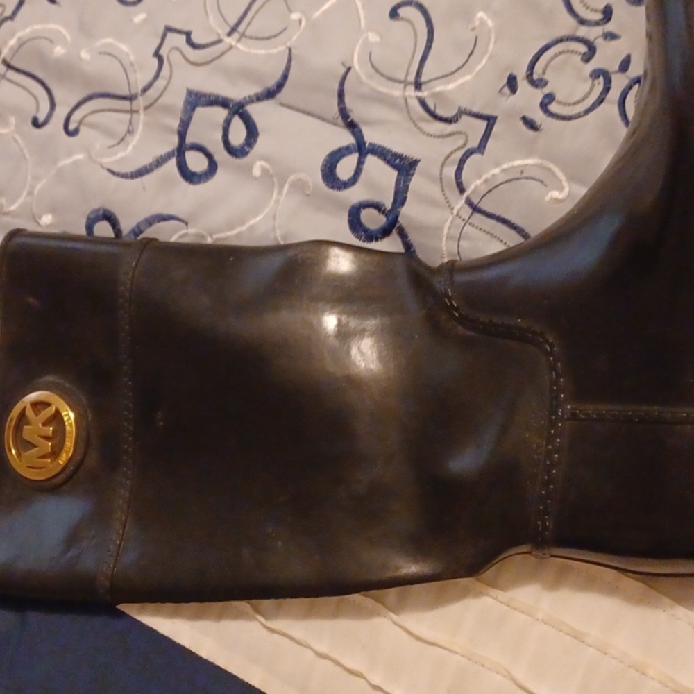 Boots - Picture 8 of 9